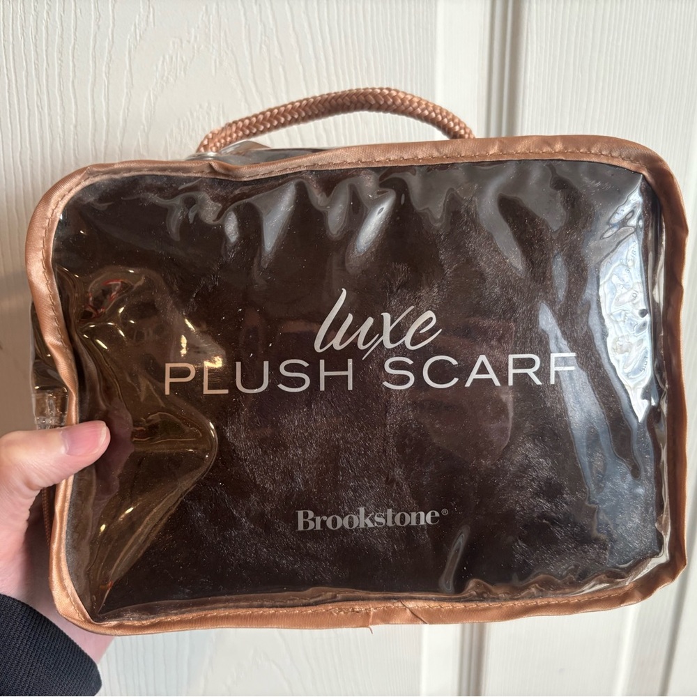 NWT luxe plush scarf